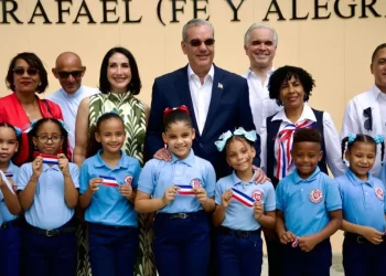 Abinader inaugura escuela primaria que transforma educación para más de 800 estudiantes en Los Guandules