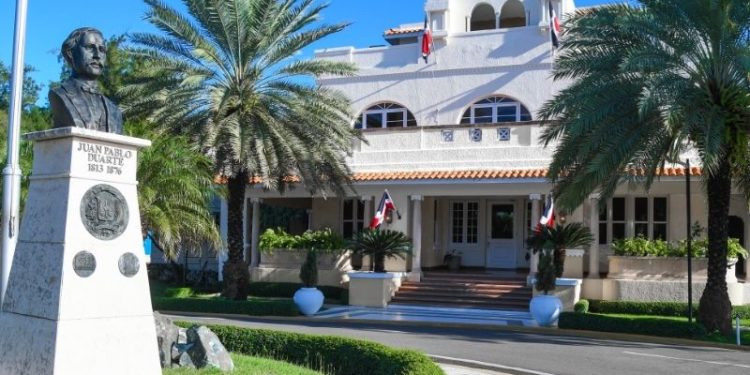 Ministerio de Relaciones Exteriores realiza seguimiento a tensiones en Medio Oriente