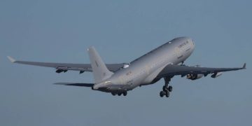 Avión militar español con capacidad para evacuar a 250 personas vuela hacia Oriente Medio