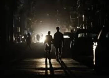 Hasta un 60 % de Cuba quedará este lunes a la vez sin corriente por la crisis energética