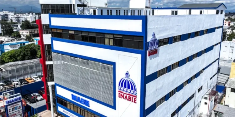 Inabie cancela licitación para la compra de gomitas multivitamínicas para estudiantes