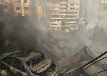 Al menos seis heridos tras impacto de fragmentos de misil iraní en el centro de Israel