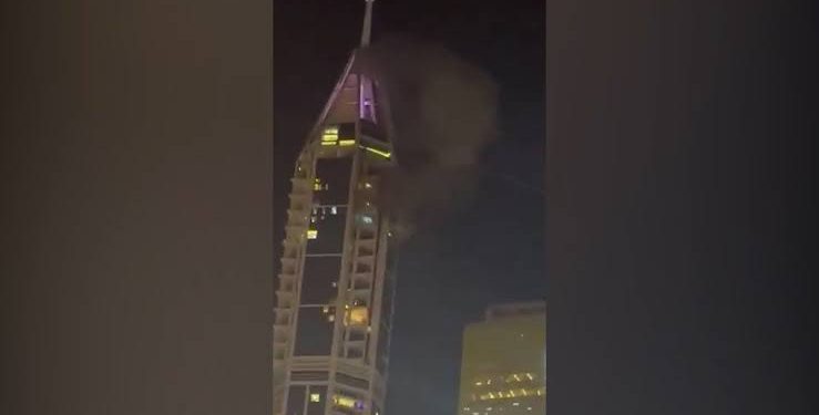 Tensión en Medio Oriente: reportan un incendio en un imponente rascacielos de Dubái