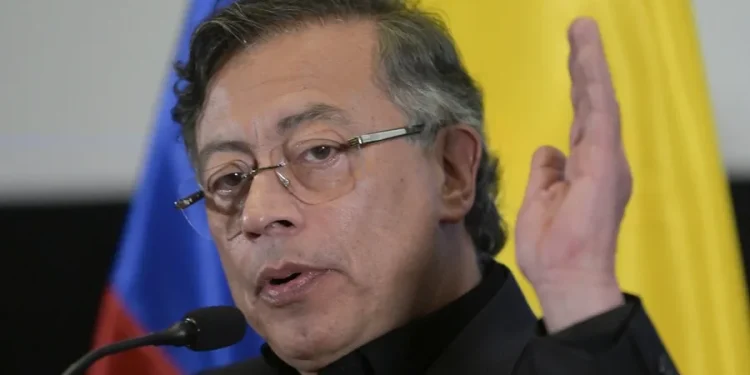 Gustavo Petro alerta sobre bombardeos desde Ecuador y pide la mediación de Donald Trump
