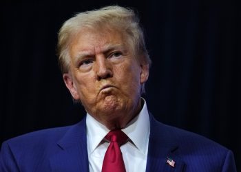 Donald Trump advierte que EEUU “destruirá” las centrales eléctricas de Irán si el régimen no abre el estrecho de Ormuz en 48 horas