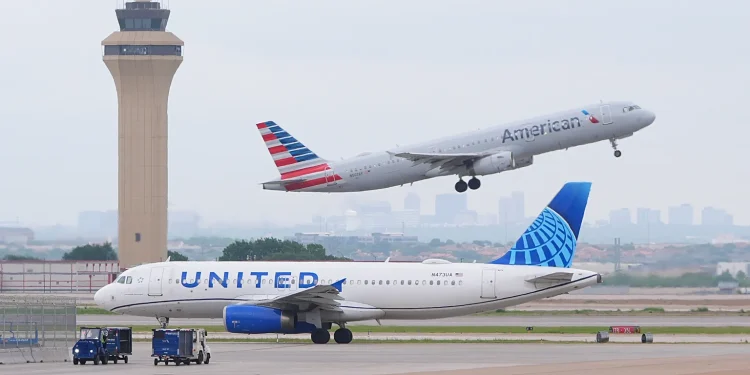 Despega de Miami el primer vuelo comercial directo entre EE.UU. y Venezuela en siete años
