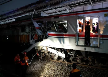 Un vagón solo para ellas: las 15 víctimas del letal choque de tren indonesio son mujeres