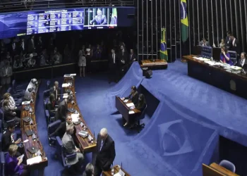 Lula sufre histórica derrota en Senado antes de elecciones