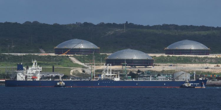 Rusia enviará un segundo barco con petróleo a Cuba