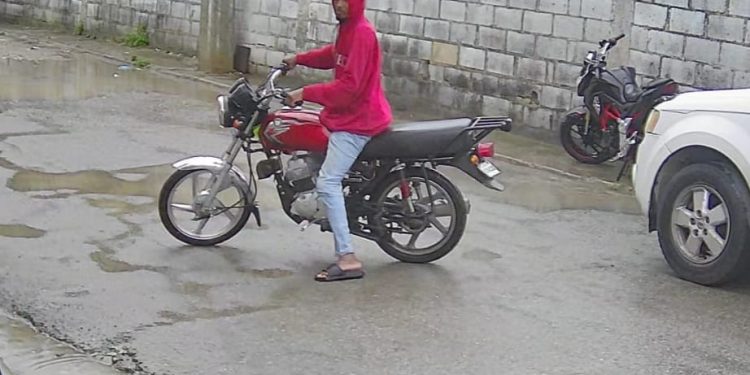 Presunto delincuente cae abatido al enfrentar patrulla policial en Los Alcarrizos