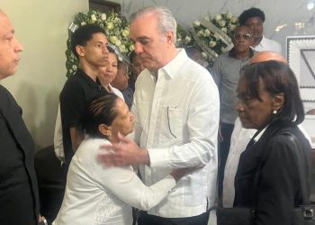 Presidente Luis Abinader expresa condolencias por fallecimiento de líder comunitaria Aurora Gómez