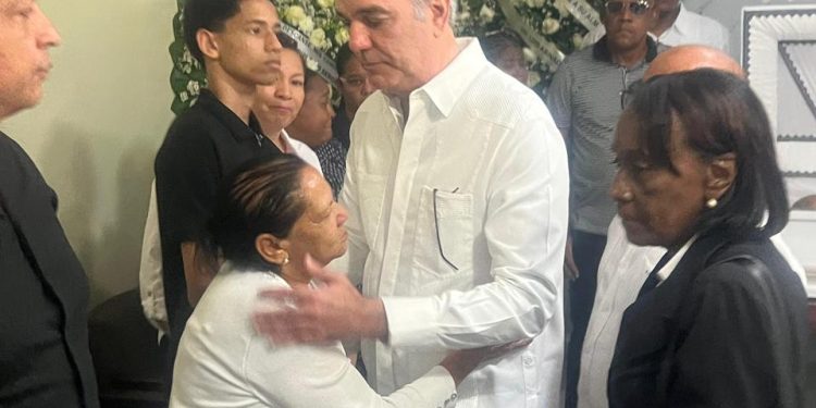 Presidente Luis Abinader expresa condolencias por fallecimiento de líder comunitaria Aurora Gómez