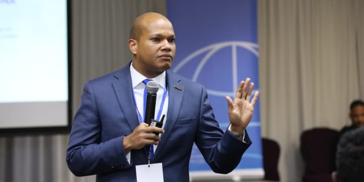 CAESCO revela: el periodismo dominicano enfrenta una "distancia generacional" y el dominio de los creadores