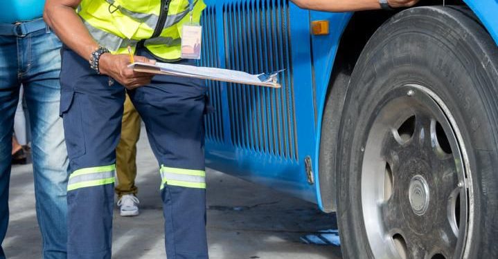 INTRANT realiza 8,084 inspecciones técnicas en paradas de autobuses y detecta 3,900 fallas evitando accidentes en Semana Santa