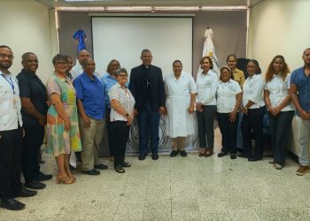 Monseñor Morel Diplán visita la Pastoral de la Salud y constata su labor en sectores vulnerables