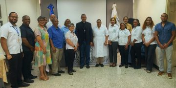 Monseñor Morel Diplán visita la Pastoral de la Salud y constata su labor en sectores vulnerables