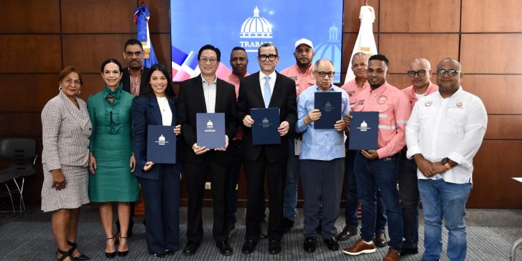 Trabajadores mineros firman pacto con mediación del Ministerio de Trabajo