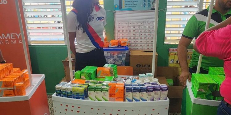 Raymond Rodríguez y Fundación GBC realizan operativo médico integral en Arroyo Hondo