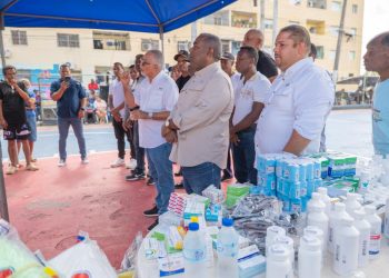 Tony Peña Guaba y la Fundación Doctor José Francisco Peña Gómez impactan cientos de familias con jornada social