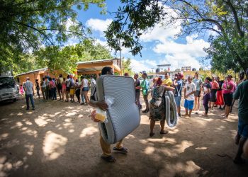 Voluntariado Banreservas asiste a familias afectadas por inundaciones en varias provincias