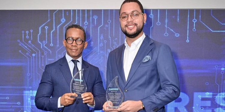  Fucindres reconoce dos comentaristas del Grupo Telemicro