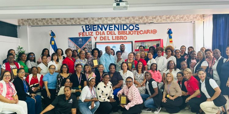 Regional 15 de Educación reconoce a sus bibliotecarios en su día