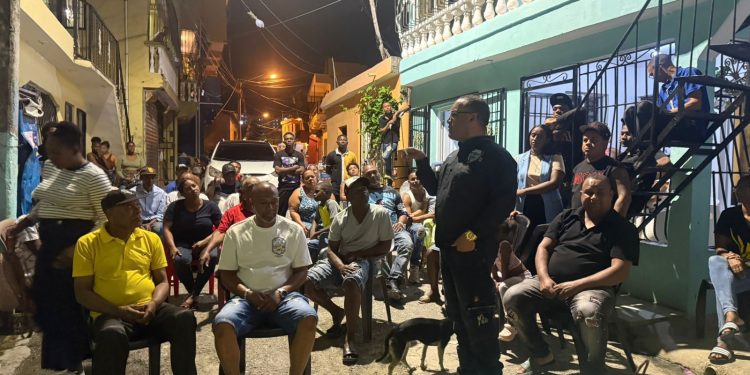 Policia preventiva y Comunitaria sostienen encuentro con representantes de Juntas de Vecinos en Los Guaricanos
