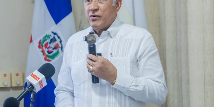 Presidente Abinader ordena ampliación a 4 carriles de la autopista Ramón Cáceres