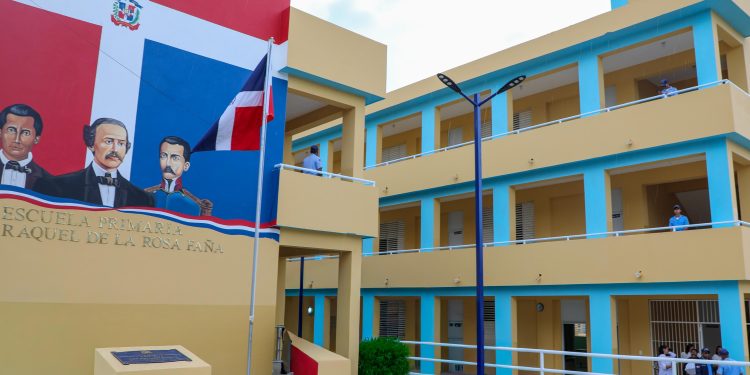 Gobierno entrega nuevo liceo en Copeyito, Río San Juan