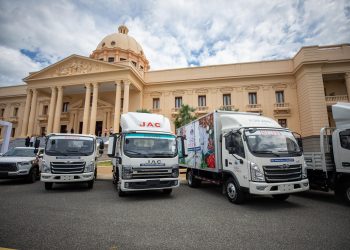 Gobierno entrega 25 de 60 vehículos al INESPRE, a través del MAPRE, para fortalecer su capacidad operativa