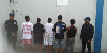 Policía apresa y envía a la justicia a cinco hombres acusados de maltrato animal en Sabana Perdida, SDN