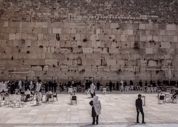 Israel reabre los lugares sagrados de Jerusalén tras 40 días clausurados por la guerra