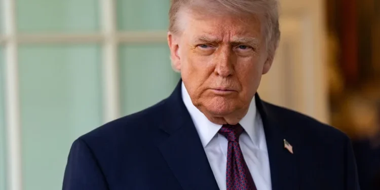 Trump arremete otra vez contra el papa León XIV por Irán