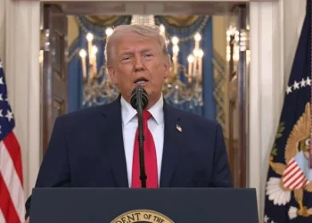 Trump dice que durante las próximas 2-3 semanas EE.UU. va a atacar Irán con «mucha fuerza»