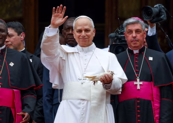 Duro discurso del papa León XIV durante su gira por Camerún: “El mundo está siendo asolado por un puñado de tiranos”