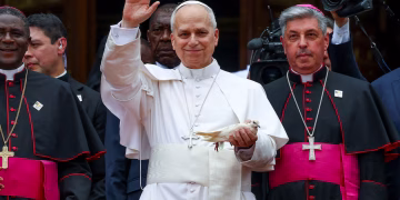 Duro discurso del papa León XIV durante su gira por Camerún: “El mundo está siendo asolado por un puñado de tiranos”