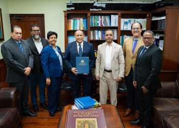 ITLA presenta al MESCyT nuevas carreras técnicas en áreas estratégicas