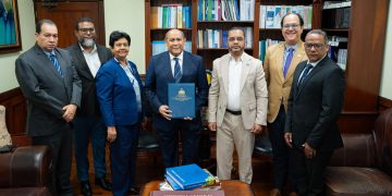 ITLA presenta al MESCyT nuevas carreras técnicas en áreas estratégicas