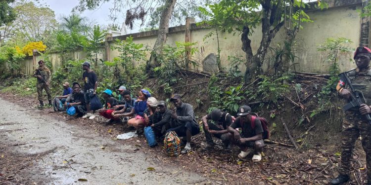 Más de 13 mil haitianos indocumentados fueron detenidos por el Ejército durante operativos realizados en marzo