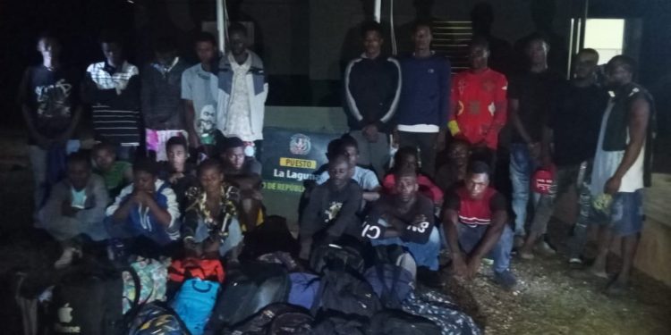 Ejército intercepta grupo de 25 haitianos en condición migratoria irregular en frontera con Elías Piña
