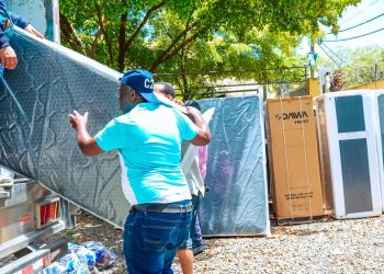 En menos de 48 horas Gobierno entrega a través de DASAC enseres a familias afectadas por inundaciones