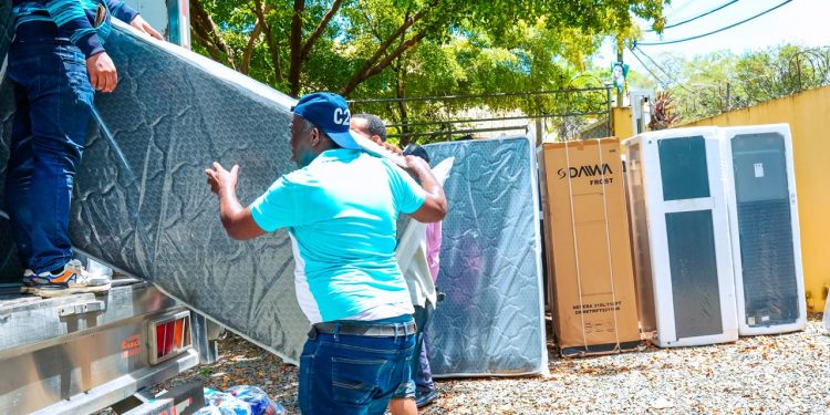 En menos de 48 horas Gobierno entrega a través de DASAC enseres a familias afectadas por inundaciones