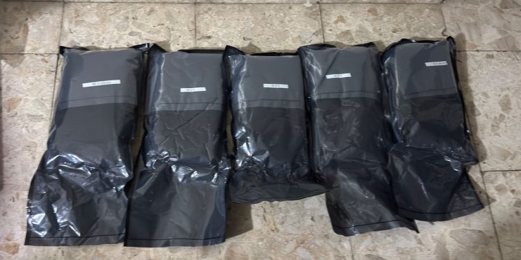 Arrestan hombre y ocupan nueve paquetes de presunta marihuana en San Francisco de Macorís