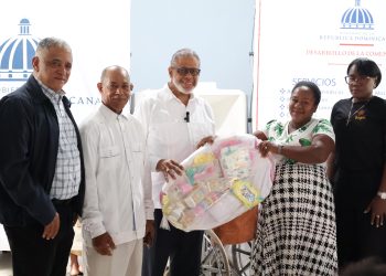 DGDC lleva “La Ruta Comunitaria” a El Carril de Haina con jornada médica, entrega de medicamentos y acondicionamiento de viviendas