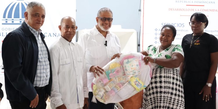 DGDC lleva “La Ruta Comunitaria” a El Carril de Haina con jornada médica, entrega de medicamentos y acondicionamiento de viviendas