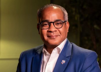 Hernani Aquino denuncia falta de fiscalización a fondos que reciben partidos políticos