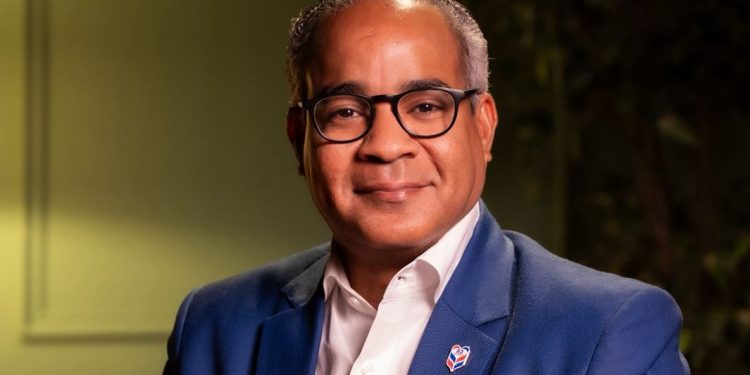 Hernani Aquino denuncia falta de fiscalización a fondos que reciben partidos políticos