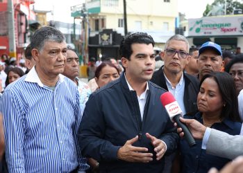 Wellington Arnaud realiza recorrido  sector de Herrera para llevar soluciones ante daños por lluvias