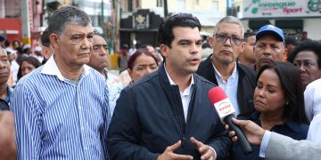 Wellington Arnaud realiza recorrido  sector de Herrera para llevar soluciones ante daños por lluvias