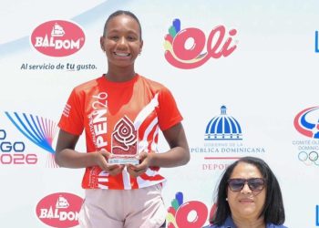 Valentina Esteban Rijo se corona campeona nacional categoría 11-12 en el Swim Open FEDDA 2026